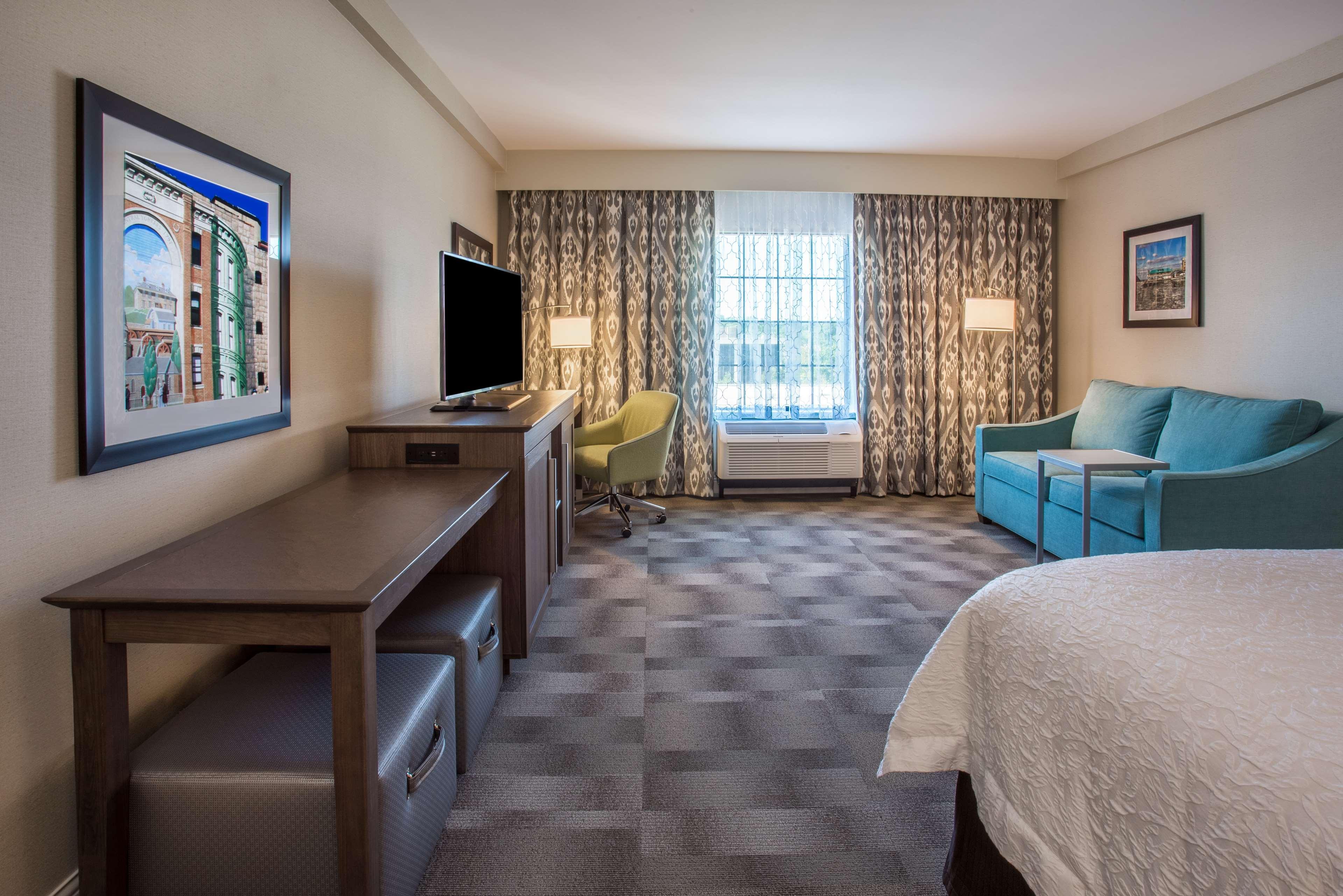 Hotel Hampton & - Westchester 3*