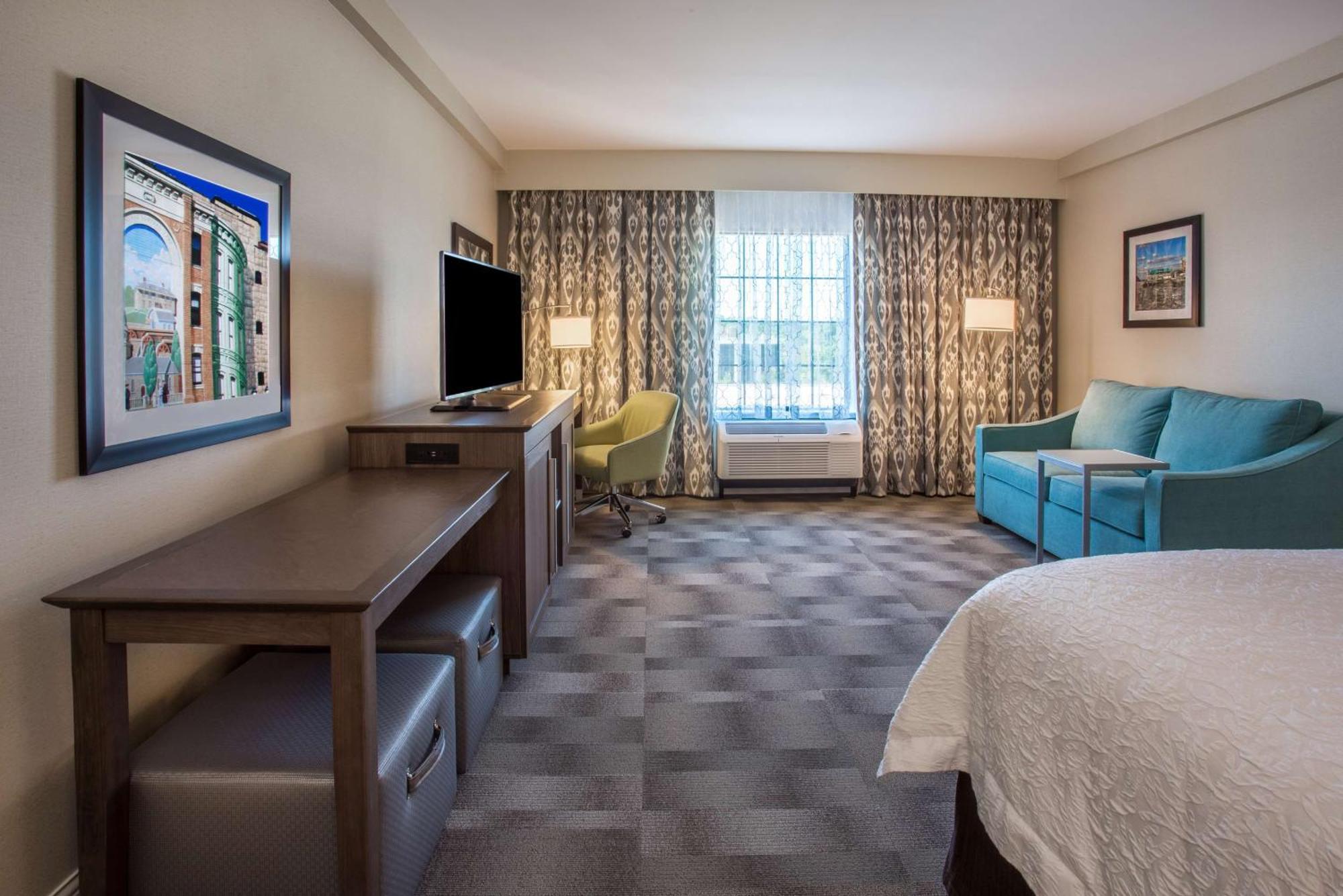 Hampton & - Westchester Hotel 3*