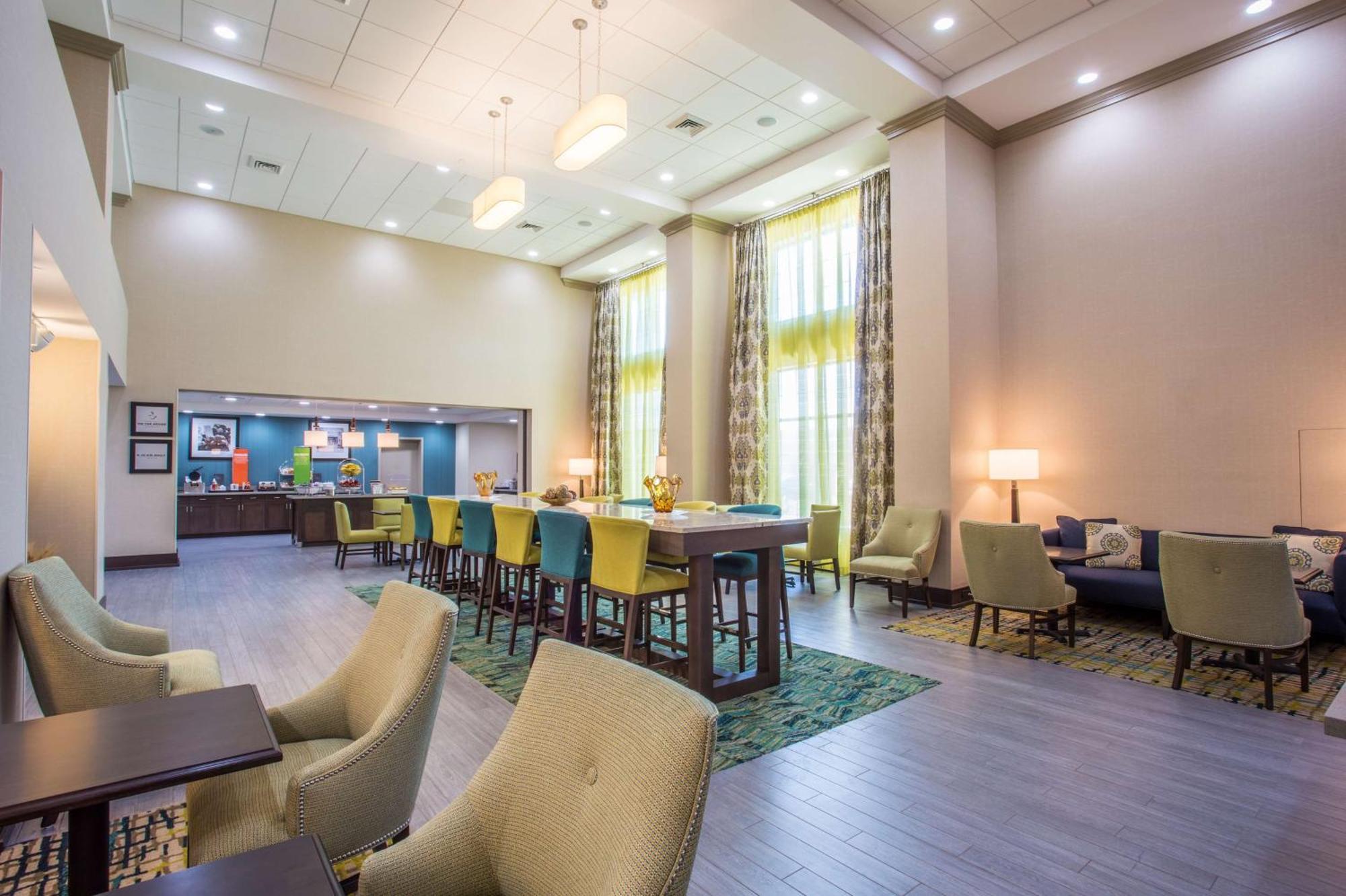 Hampton & - Westchester Hotel 3*