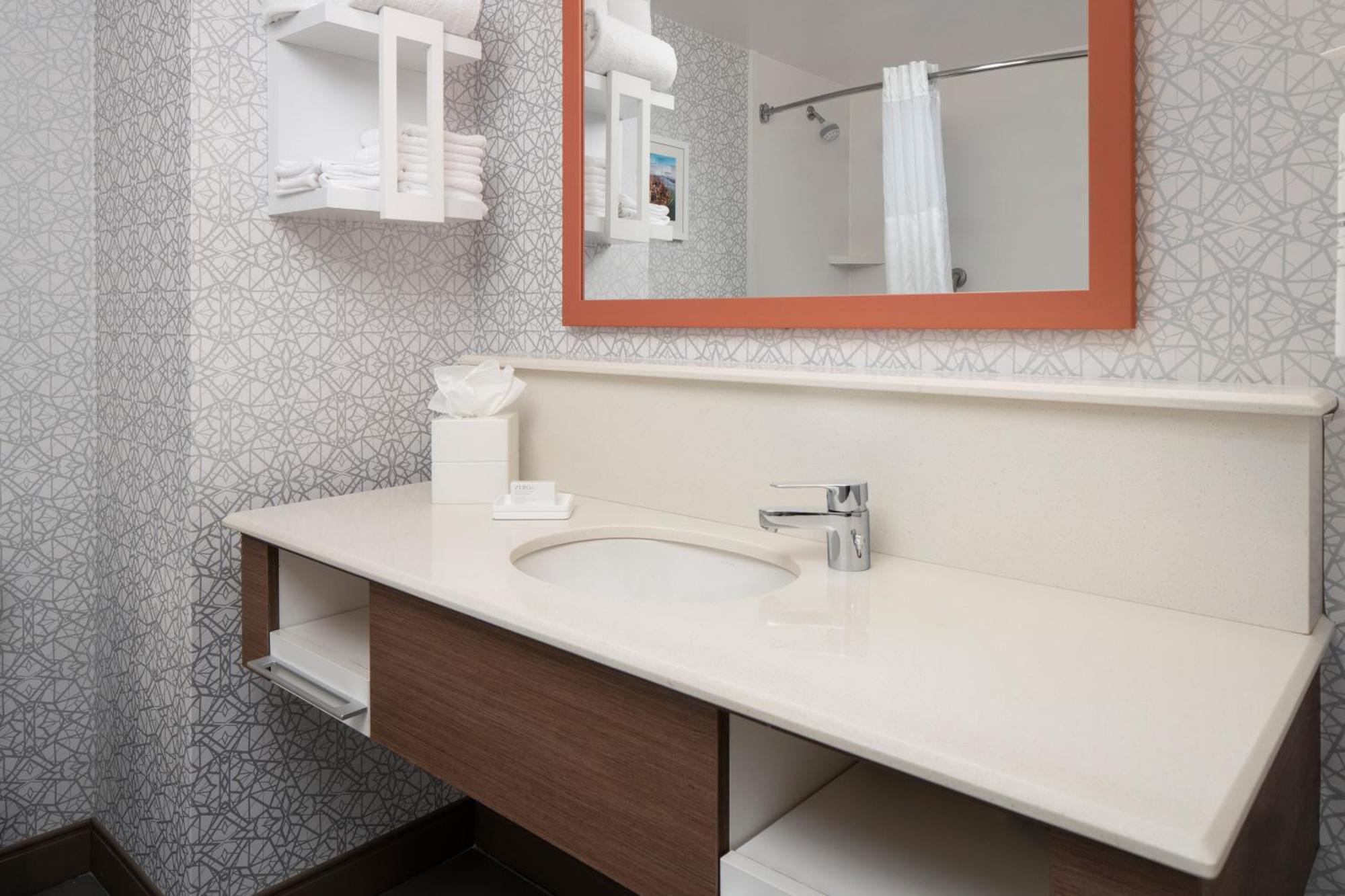 Hotel Hampton & - Westchester