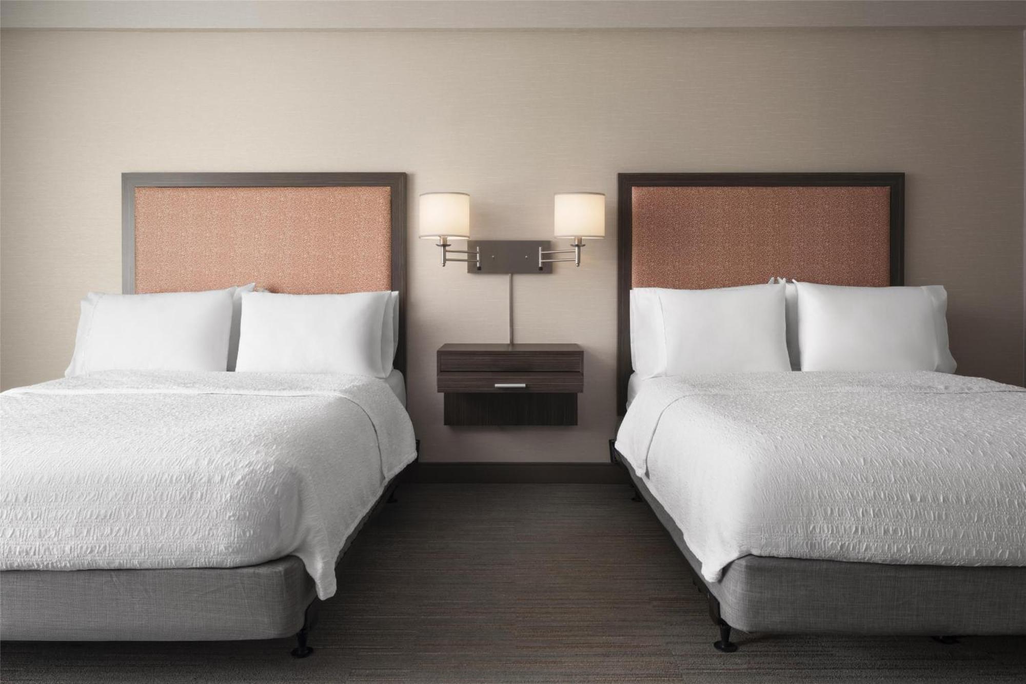 Hotel Hampton & - Westchester 3*