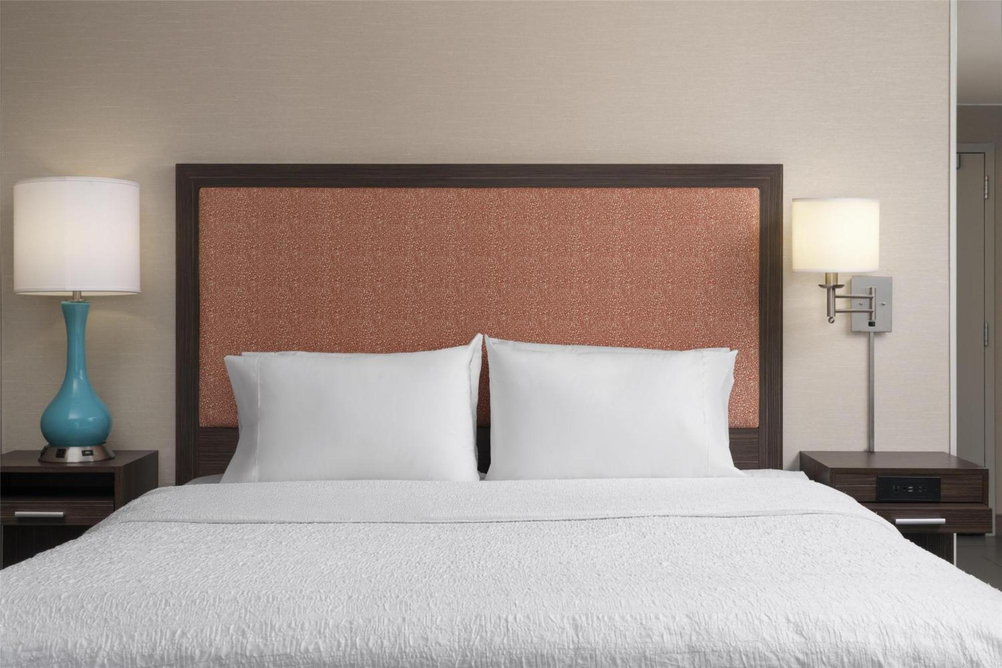 Hampton & - Westchester Hotel 3*