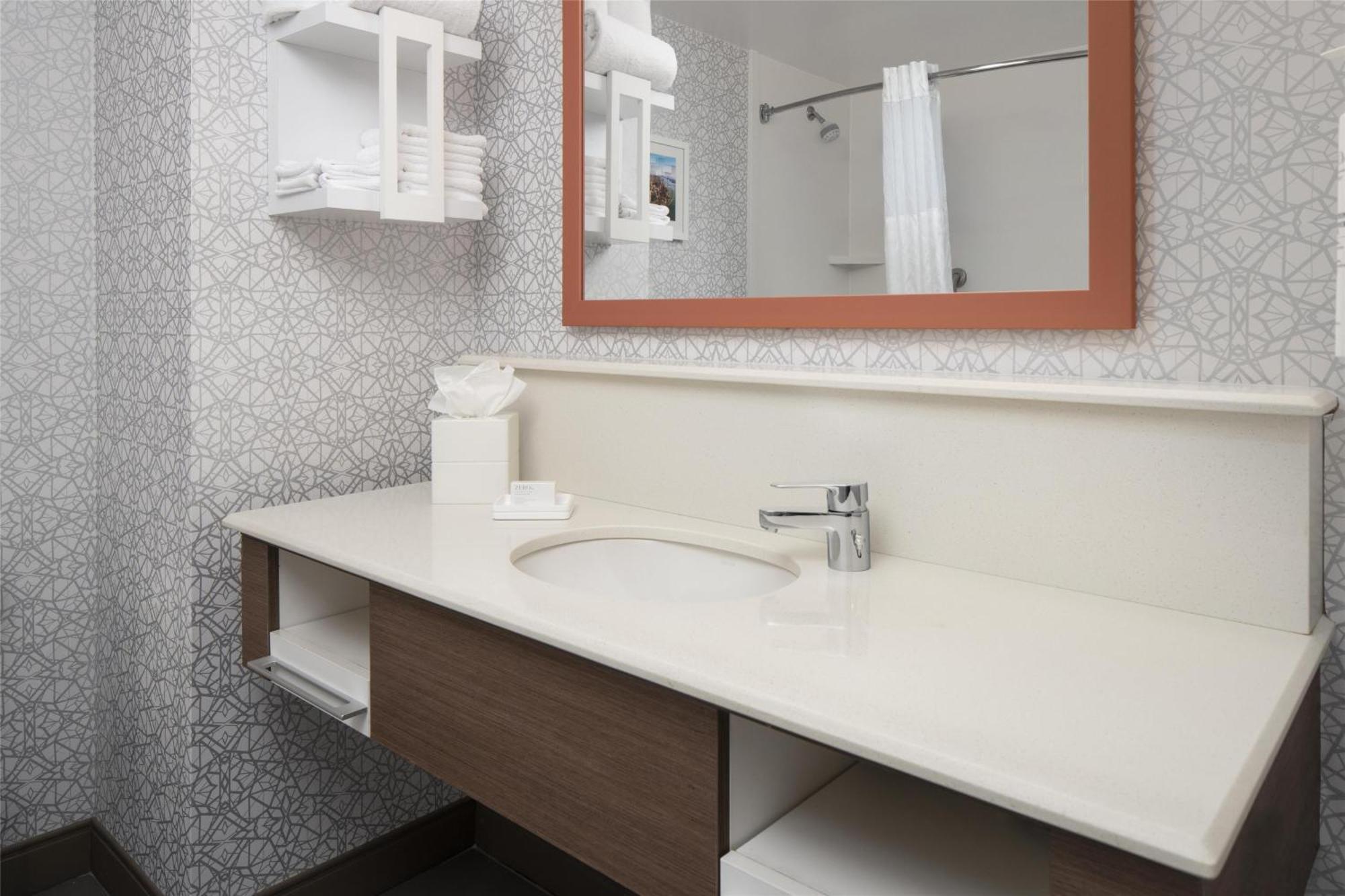 Hotel Hampton & - Westchester
