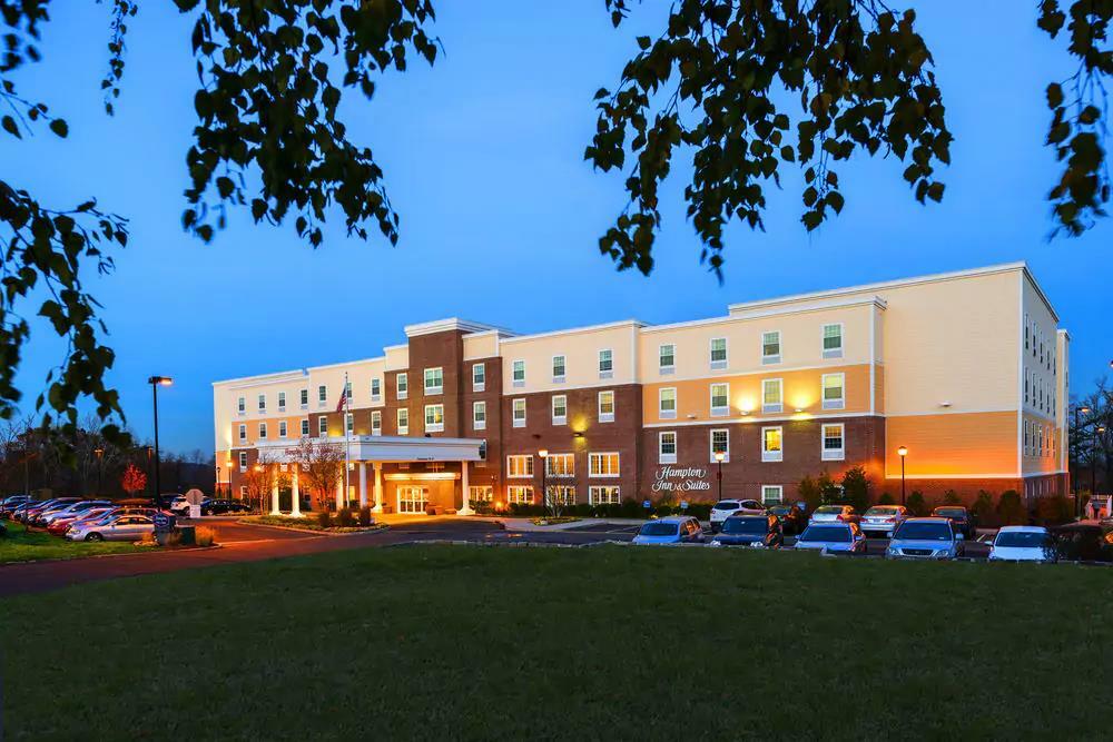 Hotel Hampton & - Westchester